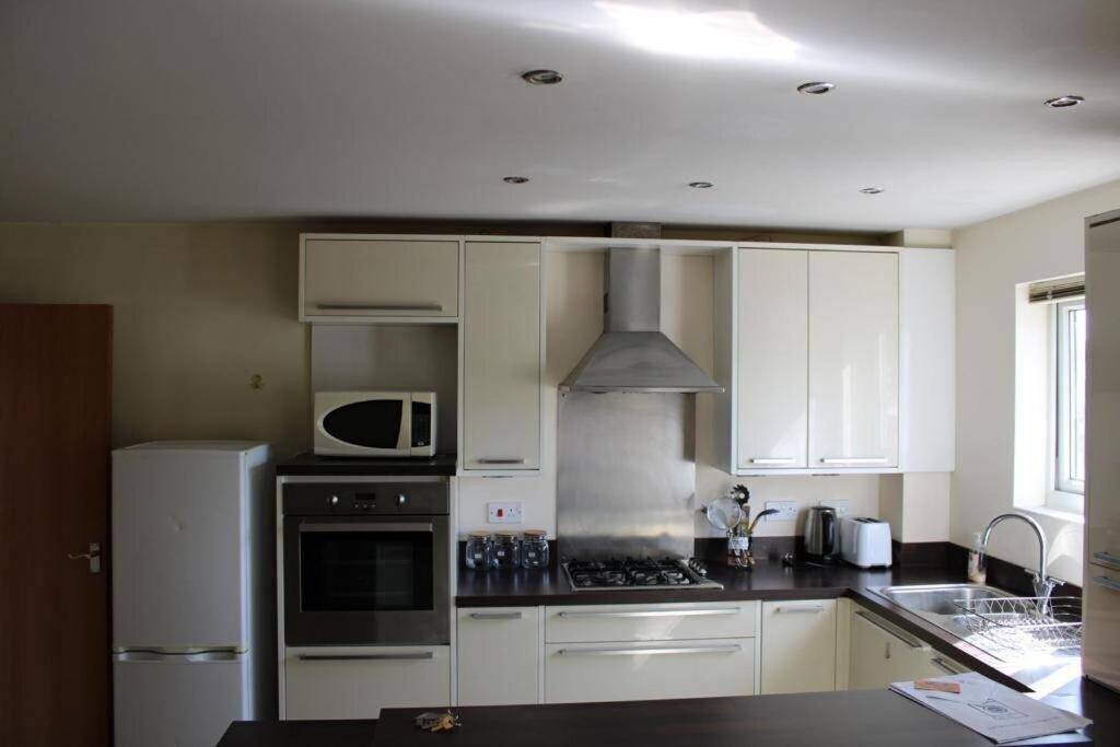 פרסטון Two Bedroom Apartment, Free Parking, Close To Uclan And Free Wifi מראה חיצוני תמונה