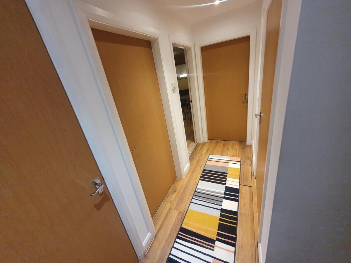 פרסטון Two Bedroom Apartment, Free Parking, Close To Uclan And Free Wifi מראה חיצוני תמונה