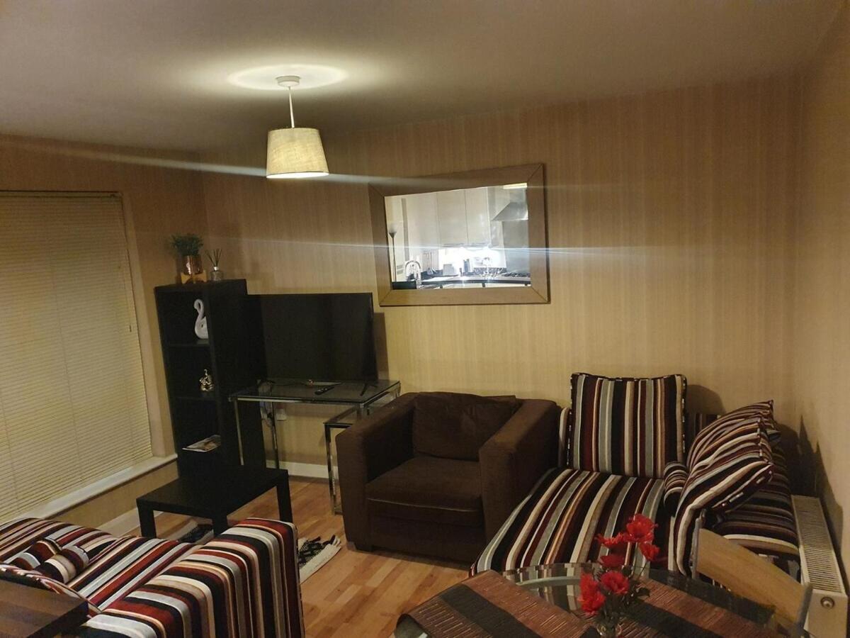 פרסטון Two Bedroom Apartment, Free Parking, Close To Uclan And Free Wifi מראה חיצוני תמונה