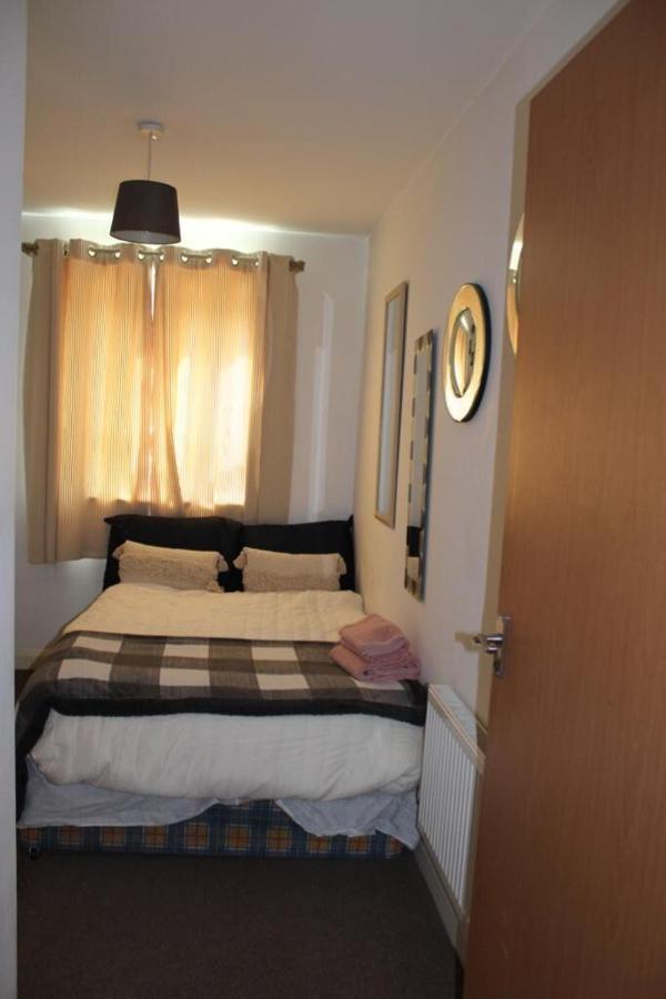 פרסטון Two Bedroom Apartment, Free Parking, Close To Uclan And Free Wifi מראה חיצוני תמונה