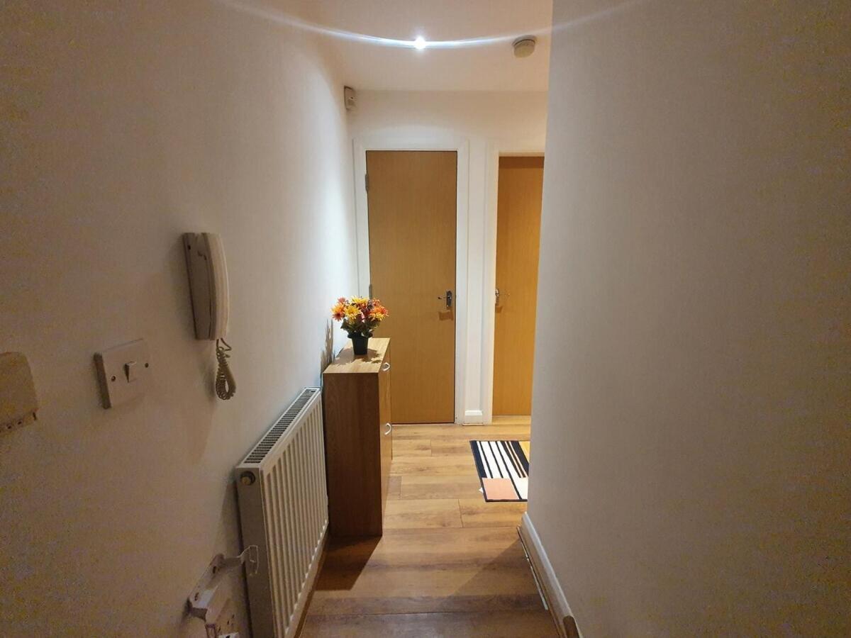 פרסטון Two Bedroom Apartment, Free Parking, Close To Uclan And Free Wifi מראה חיצוני תמונה