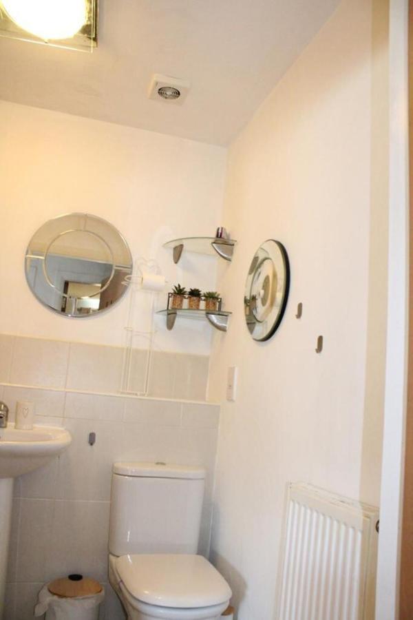 פרסטון Two Bedroom Apartment, Free Parking, Close To Uclan And Free Wifi מראה חיצוני תמונה